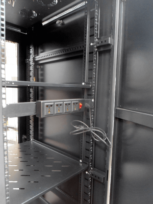RK42-9PL LINKMADE Armario Rack 42U 900mm Fondo 90cm Microperforado con Ventilador-Bandeja-PDU