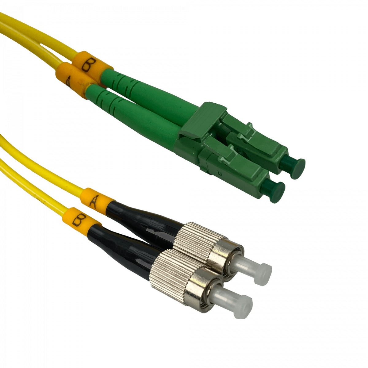 JFSBF3. Cable puente de fibra óptica monomodo dúplex de 3 metros, con conectores LC/APC a FC/UPC, núcleo de 9/125 µm y cubierta de 3 mm.