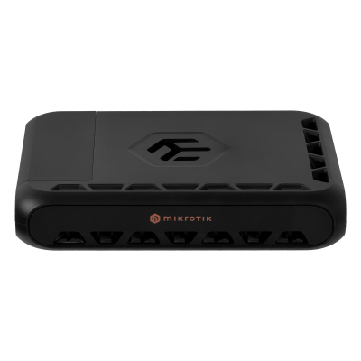 HAP-BE3 MIKROTIK Punto de acceso WiFi 7 con 5 puertos de 2,5 Gbps, estándar BE9300, bandas 2,4/5/6 GHz, ranura MicroSD, 2 puertos USB-A, 1 puerto USB-C e incluye fuente de 24 V