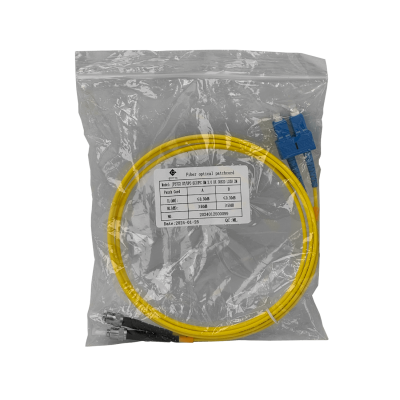 JFSTC2. Latiguillo de fibra monomodo dúplex de 2 metros con terminaciones ST/UPC a SC/UPC, cubierta de 3 mm y fibra 9/125 µm.