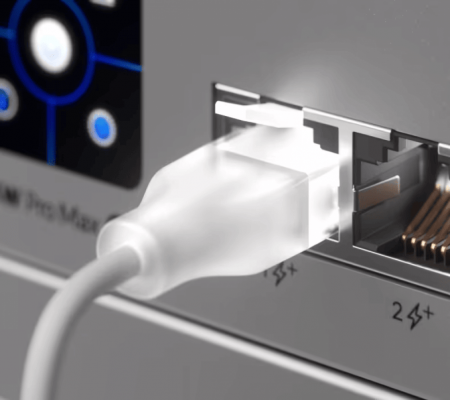 WEP-08 UBIQUITI Cable de parcheo con iluminación Ethernet de 8 metros, color blanco, categoría 6, modelo UACC-Cable-Patch-EL