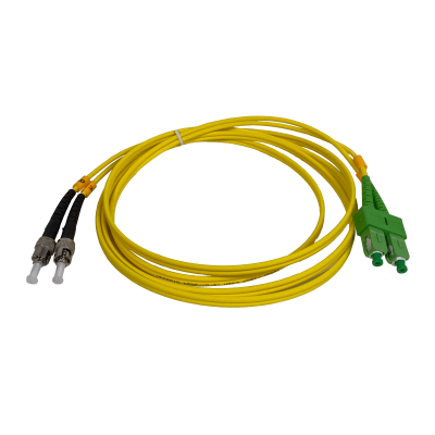 JFSAT2. Cable puente de fibra óptica monomodo dúplex de 2 metros, conectores SC/APC a ST/UPC, núcleo 9/125 µm y cubierta de 3 mm.