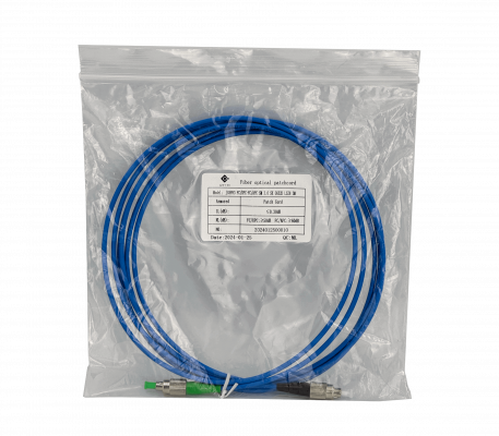 JBSFH3. Latiguillo de fibra óptica monomodo simplex blindado LSZH de 3 metros, conectores FC/UPC a FC/APC, diámetro 3,0 mm, núcleo/revestimiento 9/125 µm.