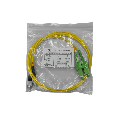 JFSAF1. Cable puente de fibra óptica monomodo dúplex de 1 metro, conectores SC/APC a FC/UPC, núcleo 9/125 µm y cubierta de 3 mm.
