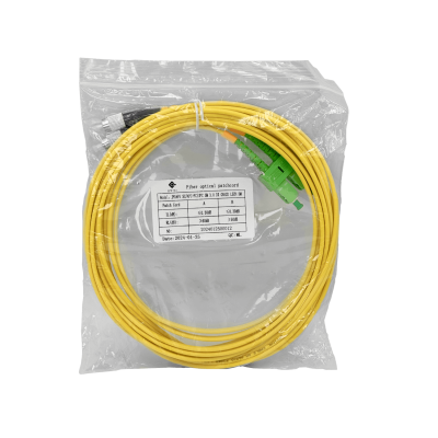 JFSAF5. Cable puente de fibra óptica monomodo SM dúplex de 5 metros, conectores SC/APC a FC/UPC, núcleo de 9/125 µm y cubierta de 3 mm.