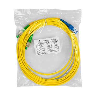 JFSCH5. Latiguillo de fibra monomodo dúplex de 5 metros, conectores SC/UPC a FC/APC, fibra 9/125 µm y diámetro exterior de 3 mm.