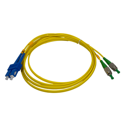 JFSCH2. Cable de interconexión de fibra óptica monomodo dúplex SC/UPC a FC/APC de 2 metros, núcleo de 9/125 µm y diámetro de 3 mm.