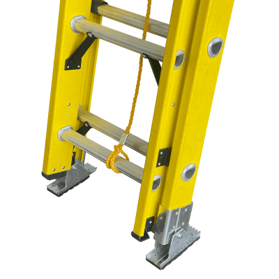 ESFA-420. Escalera extensible de fibra de vidrio de 3 a 6,3 metros, capacidad de 140 kg, con 20 peldaños.