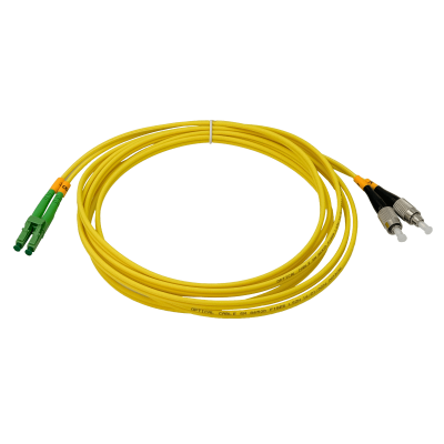 JFSBF3. Cable puente de fibra óptica monomodo dúplex de 3 metros, con conectores LC/APC a FC/UPC, núcleo de 9/125 µm y cubierta de 3 mm.