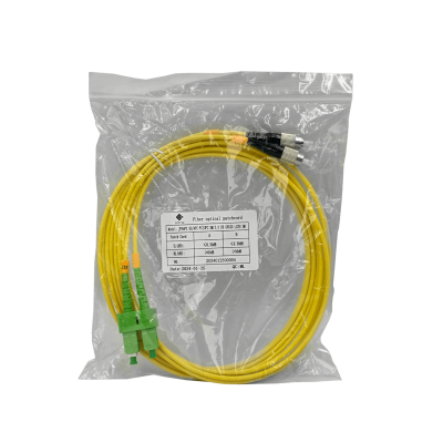 JFSAF3. Cable puente de fibra óptica monomodo dúplex de 3 metros con conectores SC/APC a FC/UPC, núcleo de 9/125 µm y cubierta de 3 mm
