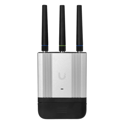 UMR-INDUSTRIAL UI LTE 2-1000 (Alimentación PoE entrada/salida) SIM GPS conector 4 pines ATX incluye Antenas incluye Fuente IP66