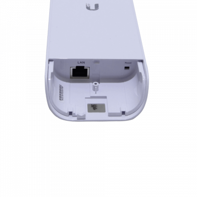 LOCOM5-LIQ DE SEGUNDA MANO UBIQUITI Equipo de Cliente/AP Airmax 5GHz 13dBi 23dBm 1-Puerto-100-RJ45 con PoE Pasivo 24V Incluido 2x2