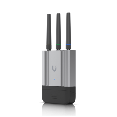 UMR-INDUSTRIAL UI LTE 2-1000 (Alimentación PoE entrada/salida) SIM GPS conector 4 pines ATX incluye Antenas incluye Fuente IP66