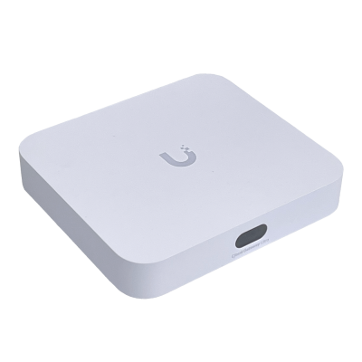 UCG-ULTRA-LIQ USADO UBIQUITI 1-2500 4-1000 IDS/IPS SD-WAN inc-5V USB-C BTE UniFi Gat