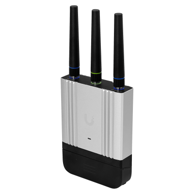 UMR-INDUSTRIAL UI LTE 2-1000 (Alimentación PoE entrada/salida) SIM GPS conector 4 pines ATX incluye Antenas incluye Fuente IP66