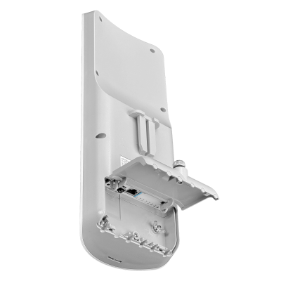 MANTBOX-AX-15S MIKROTIK 2,4/5GHz 1 puerto 1000 1 ranura SFP 12/15dBi incluye24V L22UGS-5HAXD2HAXD-15S