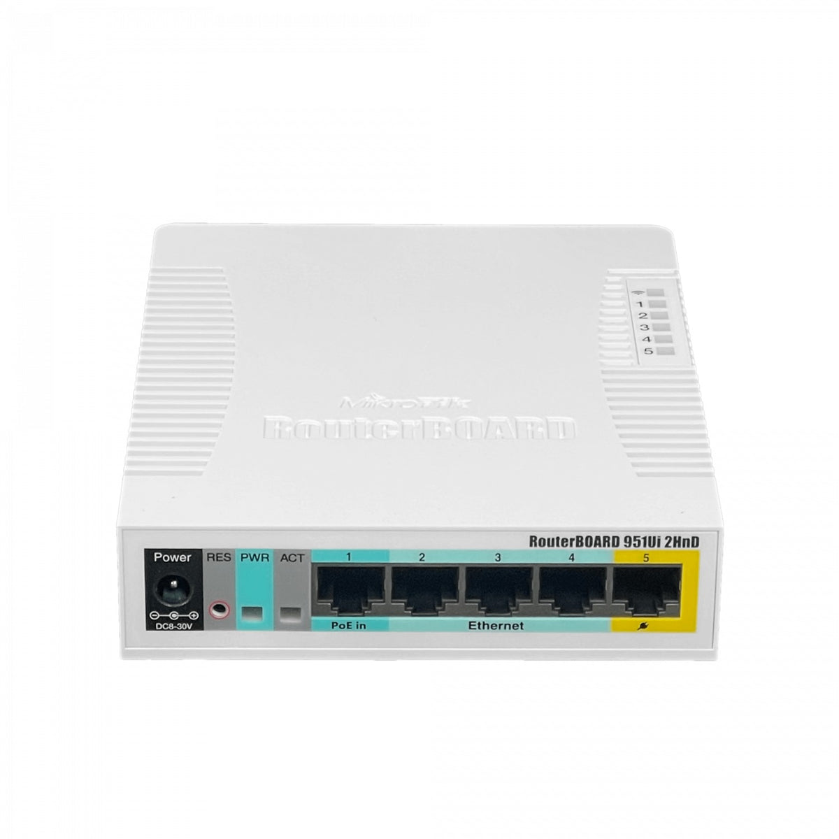 RB951UI-2HND MIKROTIK 1W 2,4GHZ 2,5dBi 5-100 1-USB inc-24V PoE-in-out(P5)/8-30V