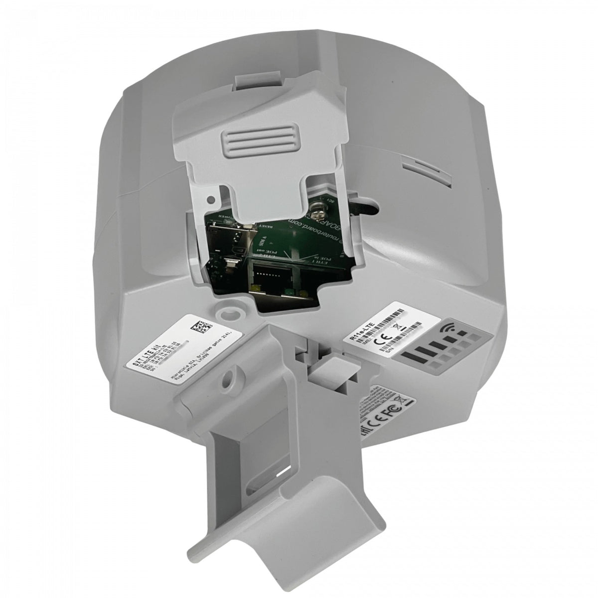 SXT-LTE-KIT MIKROTIK Equipo 3G/4G LTE Categoría 4 con antena de 9dBi, velocidad 150/50Mbps, doble ranura SIM, haz de 60º, puertos 2-100(af), capa 3, sin Wi-Fi.