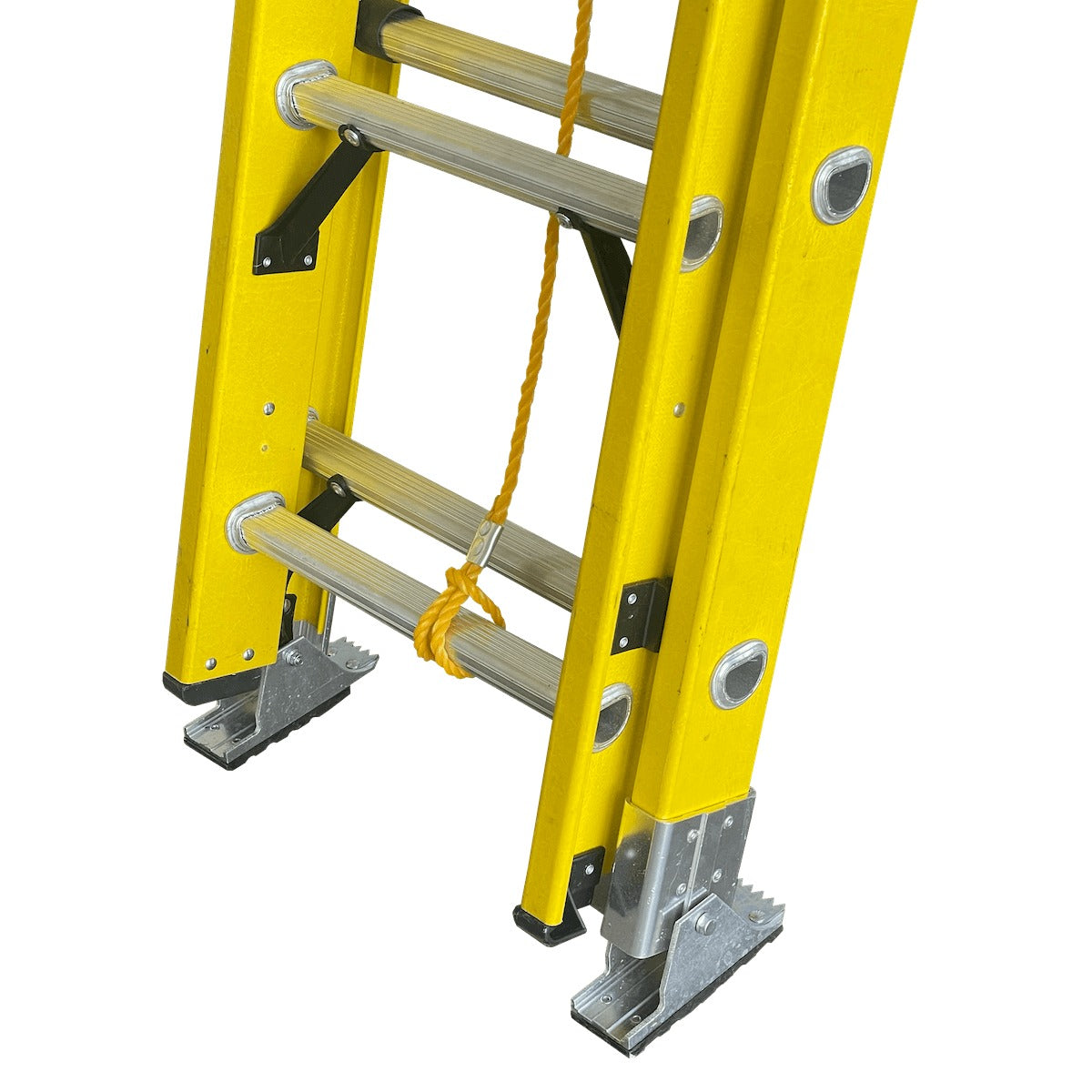 ESFA-420. Escalera extensible de fibra de vidrio de 3 a 6,3 metros, capacidad de 140 kg, con 20 peldaños.