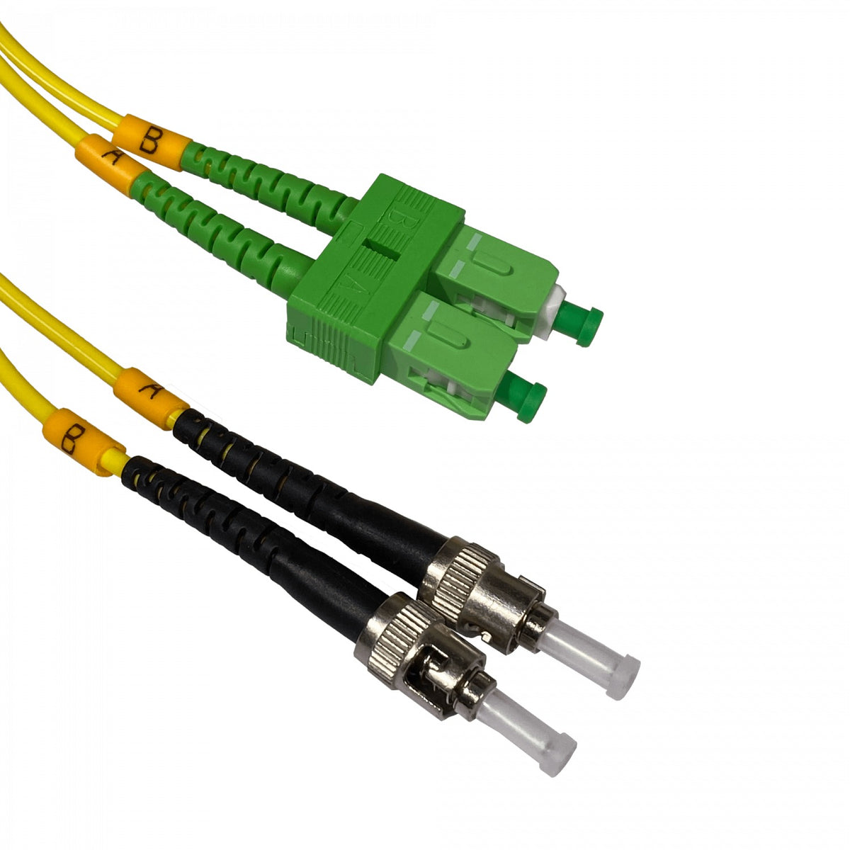 JFSAT2. Cable puente de fibra óptica monomodo dúplex de 2 metros, conectores SC/APC a ST/UPC, núcleo 9/125 µm y cubierta de 3 mm.